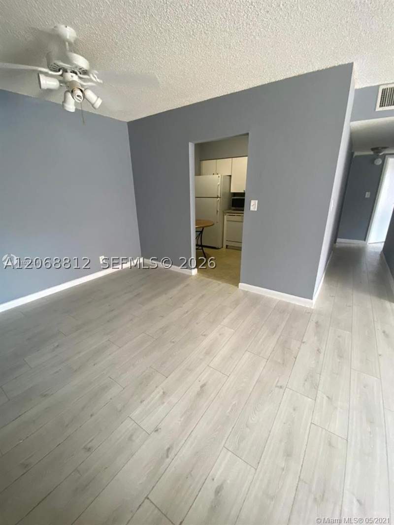 2 bedroom Condominium at 5241 Geneva Way 203, Doral Gardens II Condo, Doral — photo 3