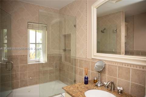 8305 SW 171st St, Palmetto Bay FL - photo 12 of 15