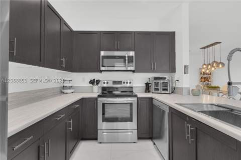 550 NE 207th St, Miami FL - photo 12 of 37