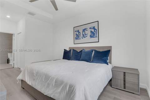 550 NE 207th St, Miami FL - photo 15 of 37