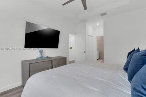 550 NE 207th St, Miami FL - photo 16 of 37