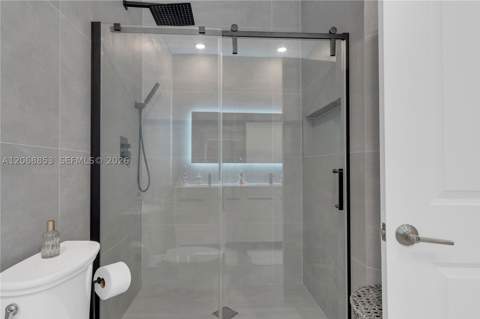 550 NE 207th St, Miami FL - photo 23 of 37