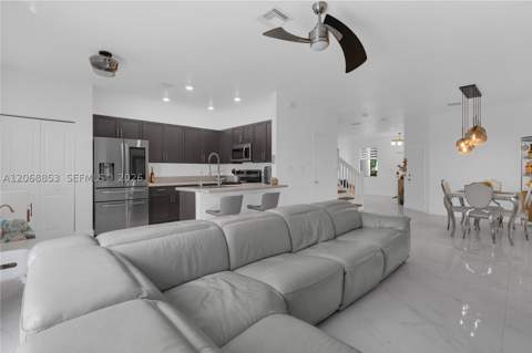 550 NE 207th St, Miami FL - photo 6 of 37