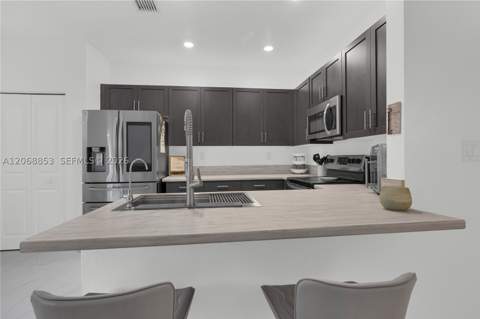 550 NE 207th St, Miami FL - photo 9 of 37