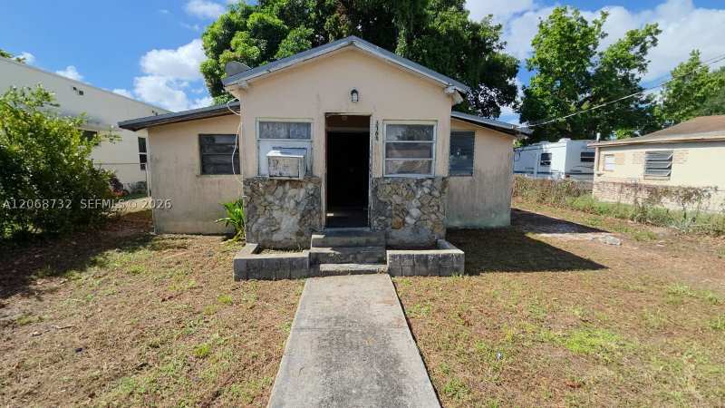 4 bedroom SingleFamilyResidence at 3168 NW 66th St, Fern Park, Miami — photo 1