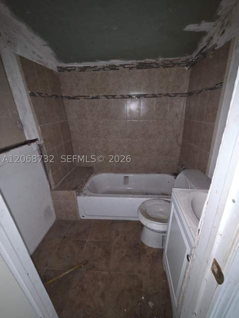 3168 NW 66th St, Miami FL - photo 6 of 7