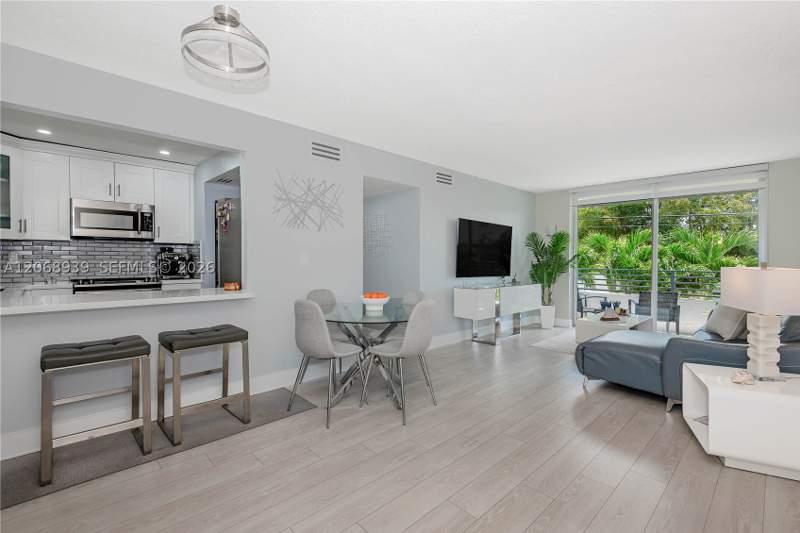 2 bedroom Condominium at 8201 NW 8th St 1-204, Palm Court Of Miami Condo, Miami — photo 2
