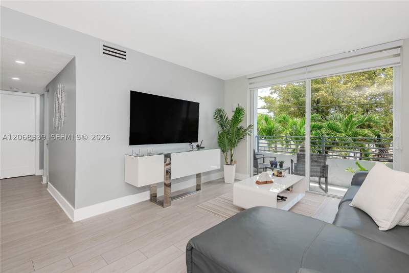 2 bedroom Condominium at 8201 NW 8th St 1-204, Palm Court Of Miami Condo, Miami — photo 3