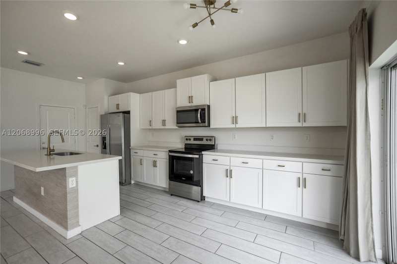 4 bedroom Townhouse at 833 SE 19th St, Cedar At Keys Gate, Homestead — photo 1