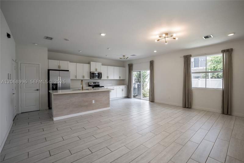 4 bedroom Townhouse at 833 SE 19th St, Cedar At Keys Gate, Homestead — photo 2
