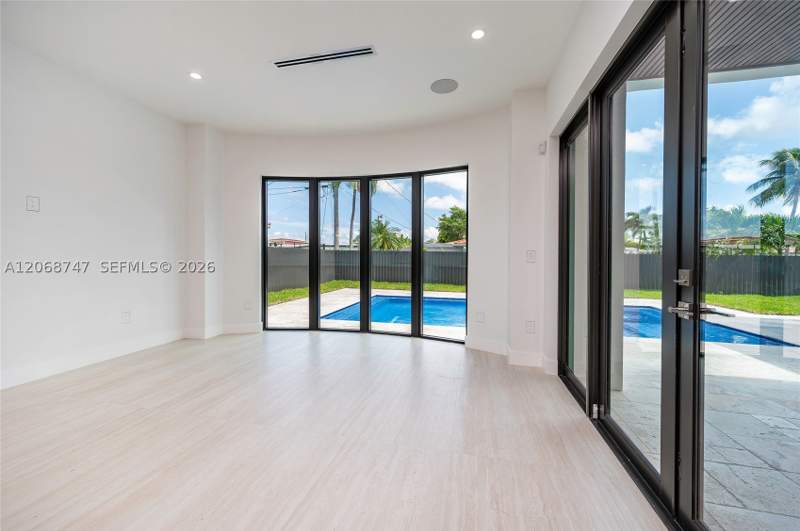 4 bedroom SingleFamilyResidence at 9951 SW 41st Ter, Tropical Estates, Miami — photo 5
