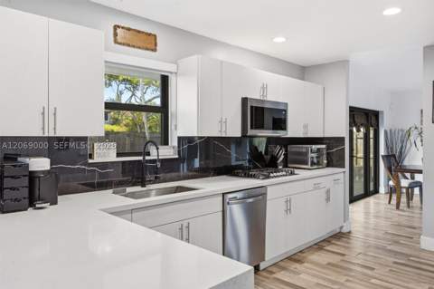 14405 SW 124th Ct, Miami FL - photo 12 of 36