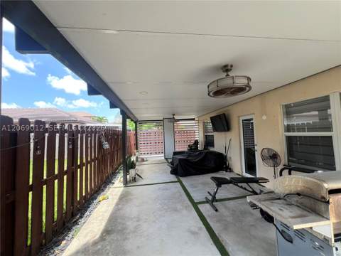 2410 NE 4th St, Homestead FL - photo 18 of 25