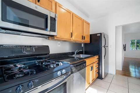 7207 Bay Dr 11, Miami Beach FL - photo 19 of 52