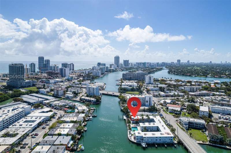 2 bedroom Condominium at 7207 Bay Dr 11, Island Point South Condo, Miami Beach — photo 2