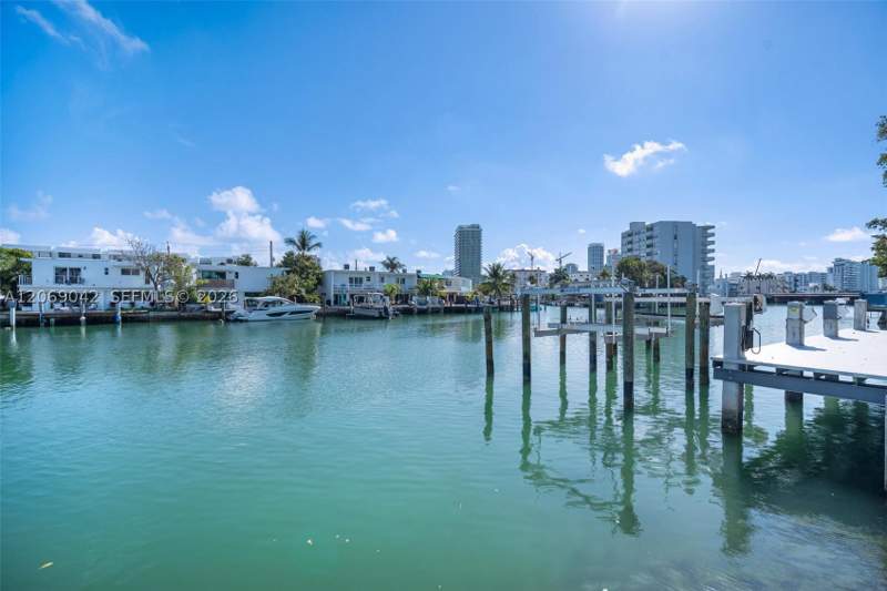 2 bedroom Condominium at 7207 Bay Dr 11, Island Point South Condo, Miami Beach — photo 3