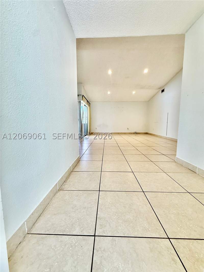 3 bedroom SingleFamilyResidence at 13237 SW 257th Ter, Meadow Wood Manor Sec 5, Homestead — photo 3
