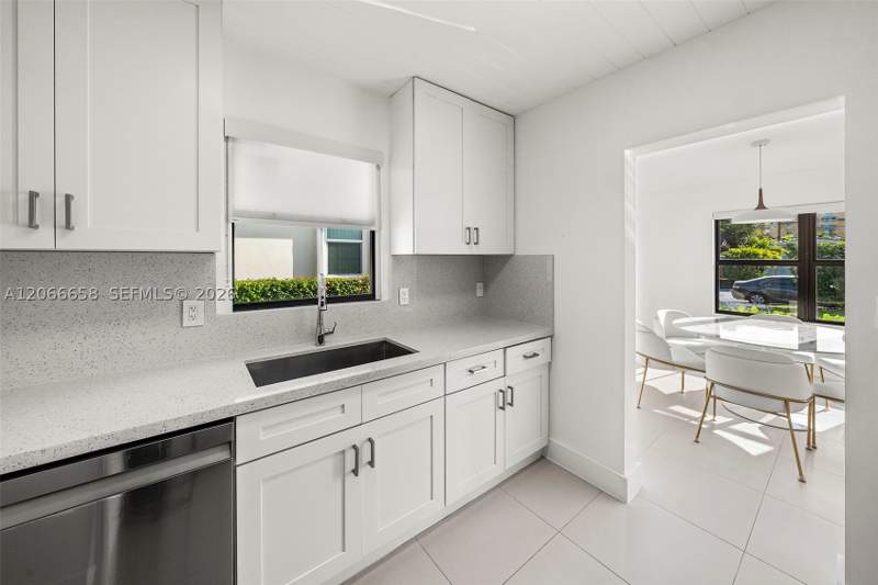 3 bedroom SingleFamilyResidence at 8844 Abbott Ave, Normandy Beach 2nd Amd Pl, Surfside — photo 5