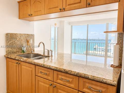 7601 E Treasure Dr 1924, North Bay Village FL - photo 10 of 30
