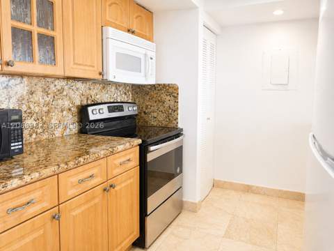 7601 E Treasure Dr 1924, North Bay Village FL - photo 9 of 30