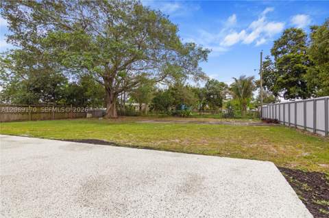1910 NW 134th St, Miami FL - photo 18 of 20