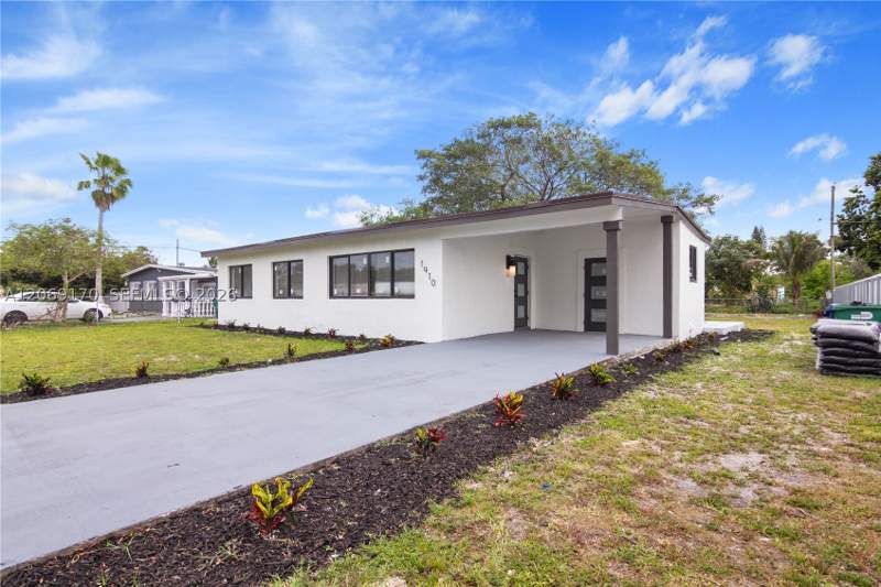 3 bedroom SingleFamilyResidence at 1910 NW 134th St, Lakeside Manor, Miami — photo 3