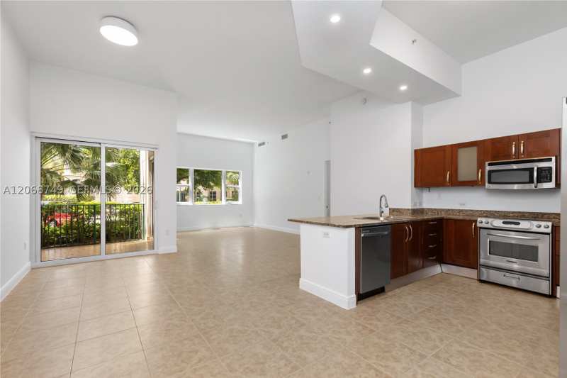 3 bedroom Condominium at 19900 E Country Club Dr 104, Turnberry Village So Towe, Aventura — photo 1