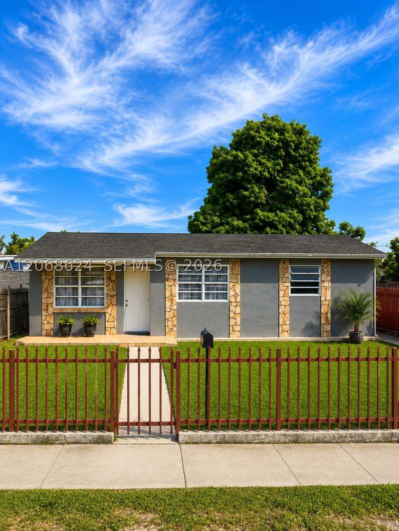 4 bedroom SingleFamilyResidence at 19811 SW 116th ave, so miami heights addn v, Miami — photo 1