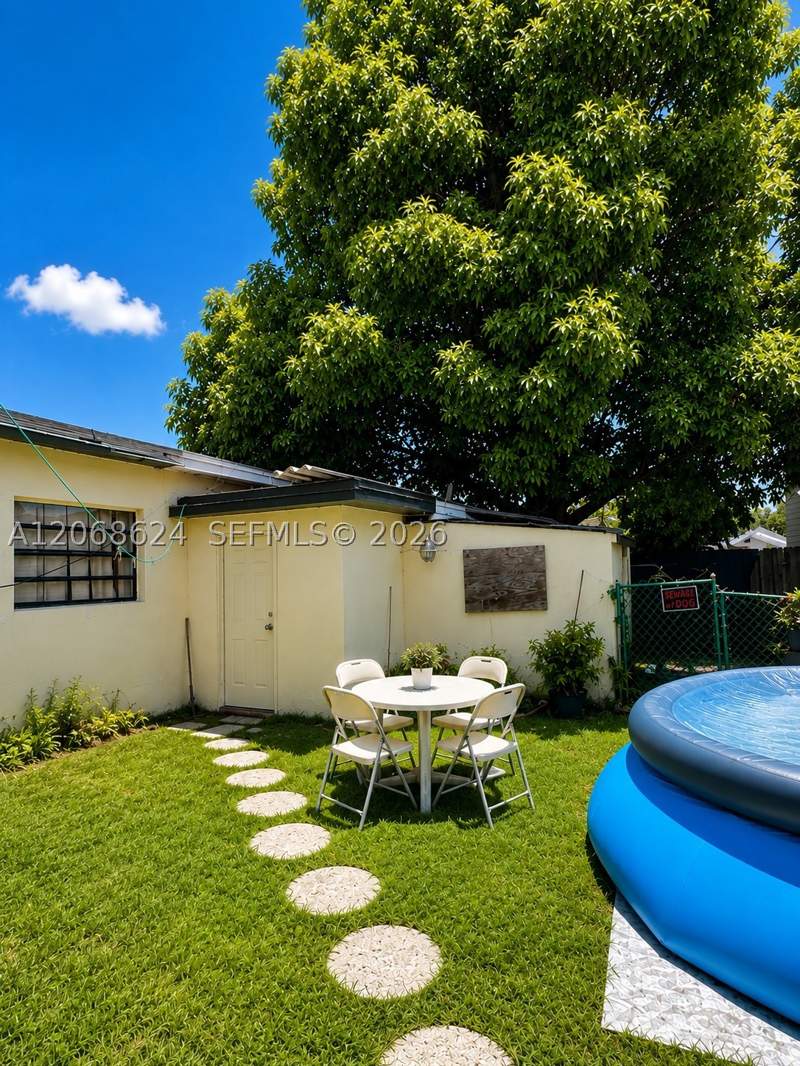 4 bedroom SingleFamilyResidence at 19811 SW 116th ave, so miami heights addn v, Miami — photo 3