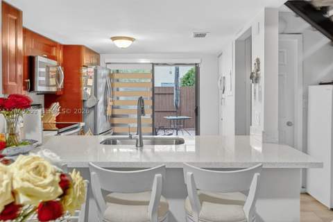 10425 SW 154th Ct 6, Miami FL - photo 11 of 45