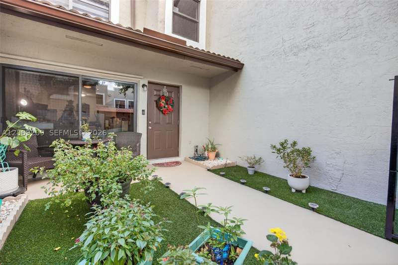 2 bedroom Townhouse at 10425 SW 154th Ct 6, Palm Point Sec 2, Miami — photo 4