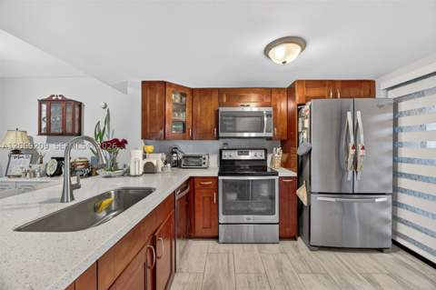 10425 SW 154th Ct 6, Miami FL - photo 6 of 45