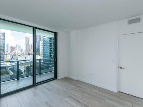 45 SW 9th St 1201, Miami FL - photo 13 of 37