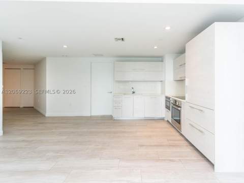 45 SW 9th St 1201, Miami FL - photo 9 of 37