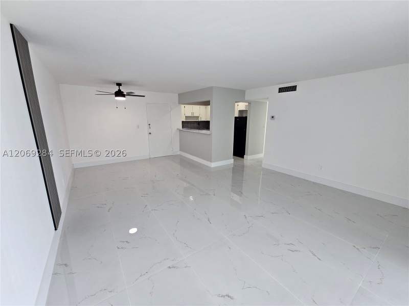 2 bedroom Condominium at 10375 N Kendall Dr J7, Kendall Acres Condo Bldg, Miami — photo 3