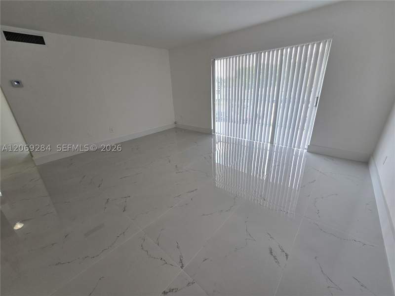 2 bedroom Condominium at 10375 N Kendall Dr J7, Kendall Acres Condo Bldg, Miami — photo 5