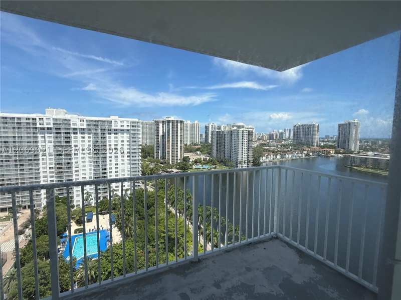 2 bedroom Condominium at 2801 NE 183rd St 1914W, Admirals Port Condo West, Aventura — photo 1