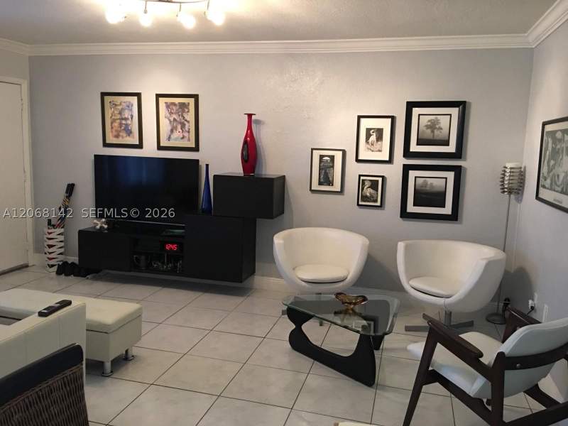 1 bedroom Condominium at 3905 SW 78th Ct 205, Tropical Manor Condo, Miami — photo 2