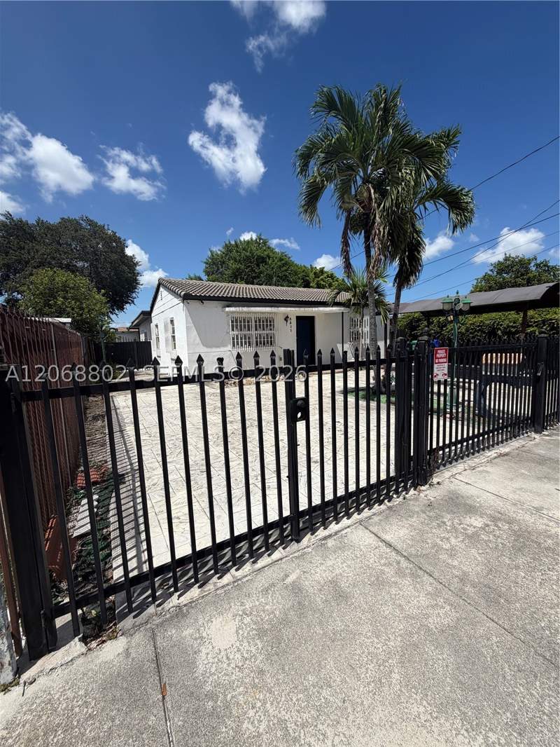 3 bedroom SingleFamilyResidence at 3311 NW 16th Ter, Grapeland Heights, Miami — photo 2