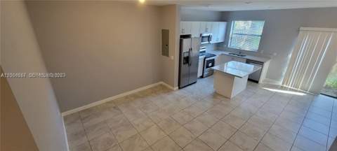 388 NE 208th Ter, Miami FL - photo 19 of 34