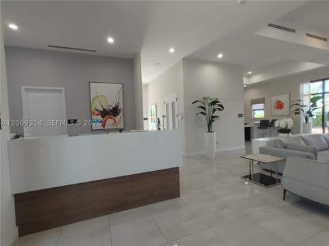 388 NE 208th Ter, Miami FL - photo 22 of 34