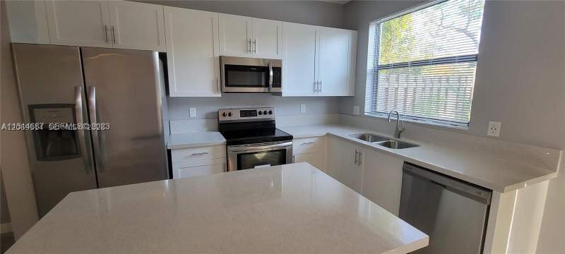 3 bedroom Townhouse at 388 NE 208th Ter, Via Ventura Neighborhood, Miami — photo 4