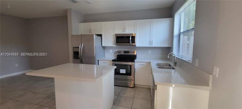 3 bedroom Townhouse at 388 NE 208th Ter, Via Ventura Neighborhood, Miami — photo 5