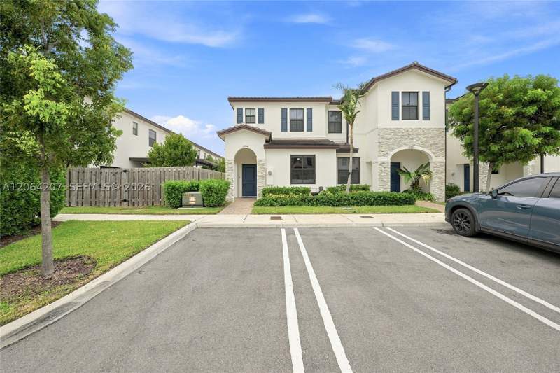 3 bedroom Townhouse at 12957 SW 232nd Ln, Siena Reserve, Homestead — photo 2