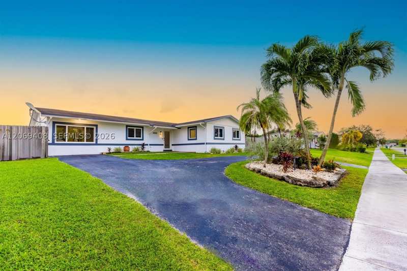 5 bedroom SingleFamilyResidence at 27665 SW 163rd Ave, Universal Estates South A, Homestead — photo 1