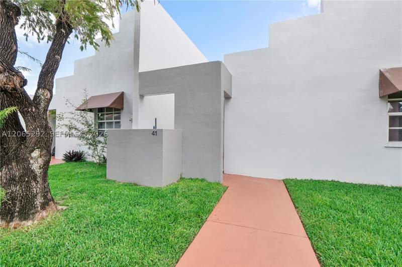 3 bedroom Condominium at 10340 SW 154th Pl 41, Chateaubleau At Hammocks, Miami — photo 2