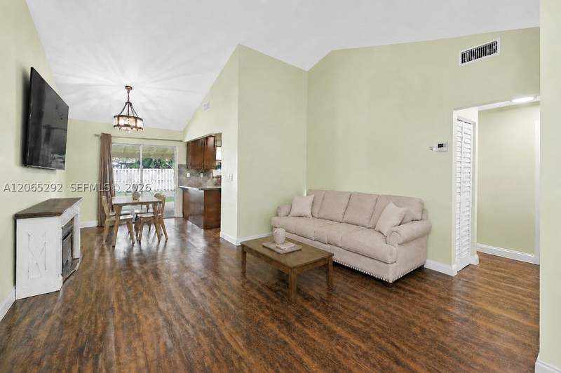 3 bedroom Condominium at 10340 SW 154th Pl 41, Chateaubleau At Hammocks, Miami — photo 4