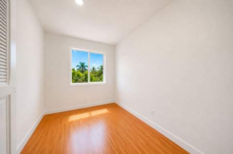 5733 NW 112th Place, Doral FL - photo 22 of 37