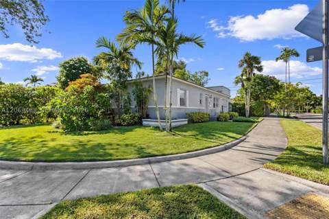 2470 SW 23rd Ave, Miami FL - photo 10 of 45