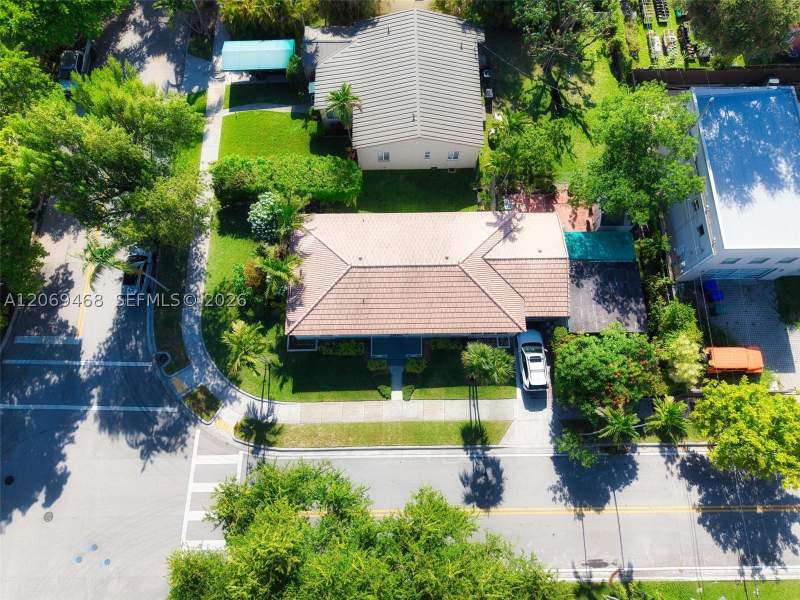 3 bedroom SingleFamilyResidence at 2470 SW 23rd Ave, Silver Bluff Est-Sec B, Miami — photo 3